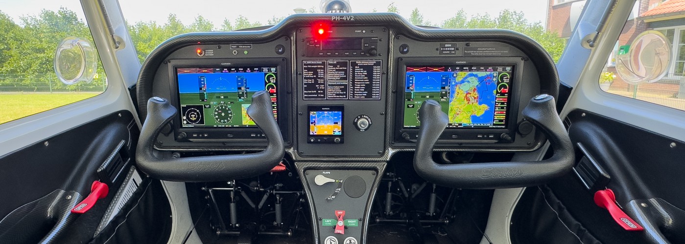 Cockpit TL3000 Sirius Vliegschool Adventure Flights Garmin G3X PFD en Garmin G5